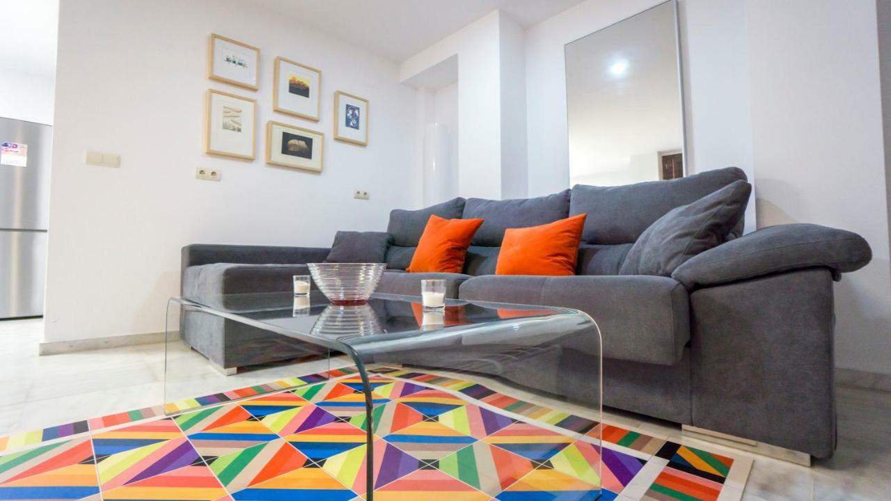Rentalsevilla Espacioso Duplex En La Puerta Real Esterno foto