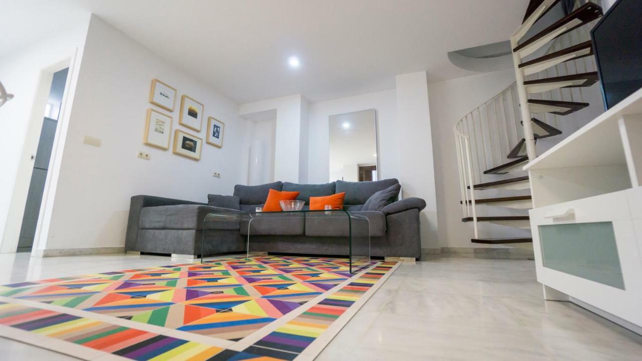 Rentalsevilla Espacioso Duplex En La Puerta Real Esterno foto