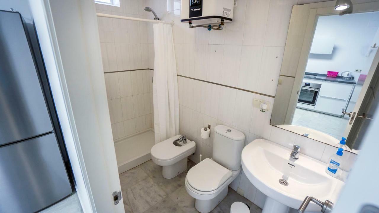 Rentalsevilla Espacioso Duplex En La Puerta Real Esterno foto