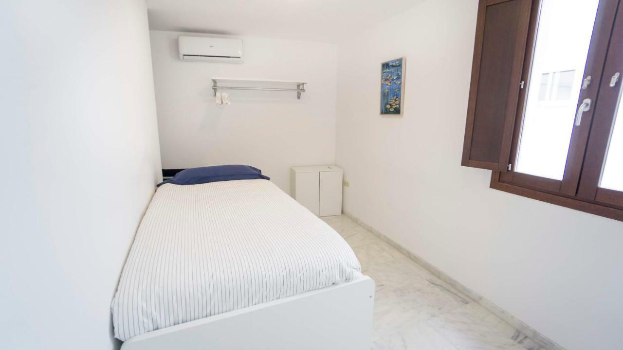 Rentalsevilla Espacioso Duplex En La Puerta Real Esterno foto